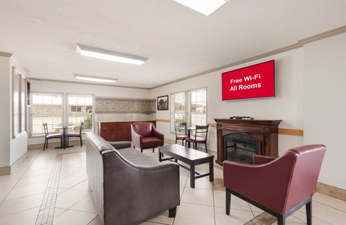 College Station Hotel | Red Roof Inn College Station