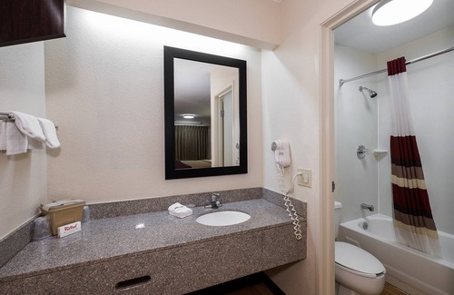 Fairborn Hotel | Red Roof Inn Dayton - Fairborn/ Nutter Center