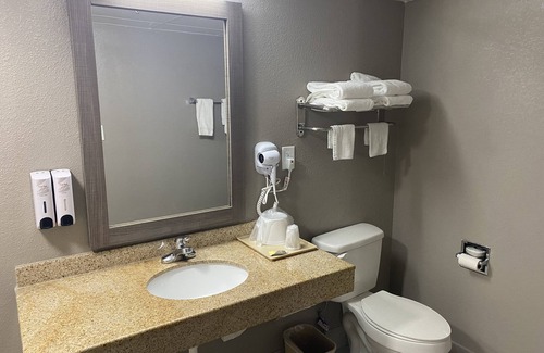Jacksonville Hotel | Red Roof Inn Jacksonville, AL