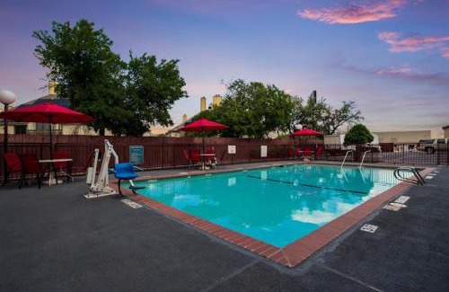 Park Central Hotel | Red Roof Inn North Dallas - Park Central