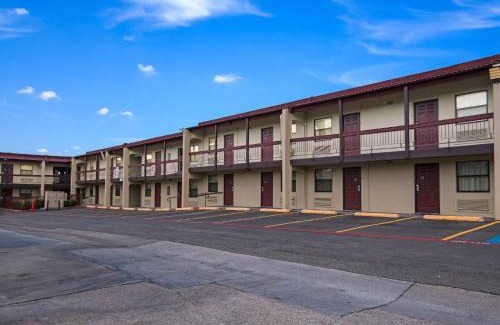 Park Central Hotel | Red Roof Inn North Dallas - Park Central