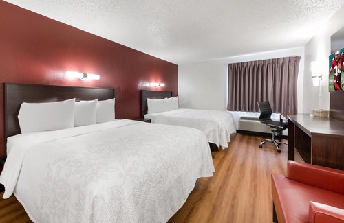 Crosswoods Hotel | Red Roof Inn PLUS+ Columbus - Worthington