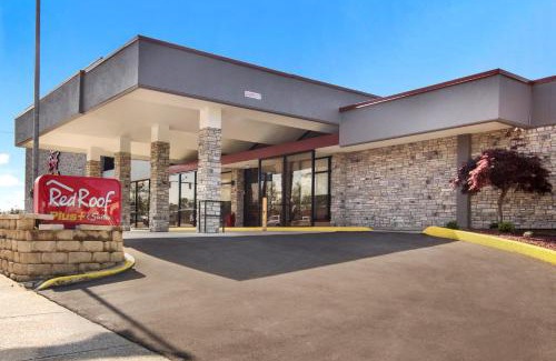 Erie Hotel | Red Roof Inn PLUS & Suites Erie