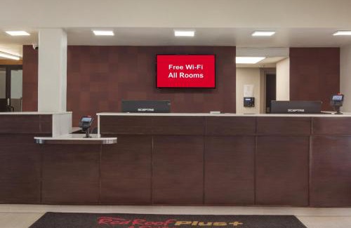 Erie Hotel | Red Roof Inn PLUS & Suites Erie