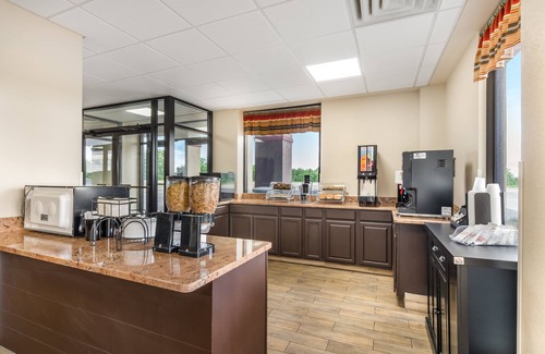 Staunton Hotel | Red Roof Inn Staunton