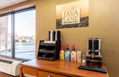 Pigeon Forge Hotel | Red Roof Inn & Suites Pigeon Forge Parkway