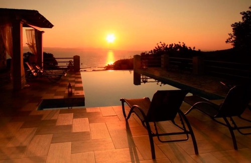 Gaios Villa | Red Rose Artistsvillas
