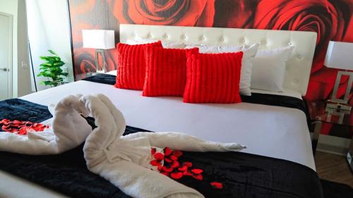 Southside Apartamento | Red Rose Serenity 1BD Lux King - Southeast Jax