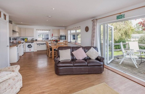 Ryde Cabaña | Red Squirrel Lodge - UKC677