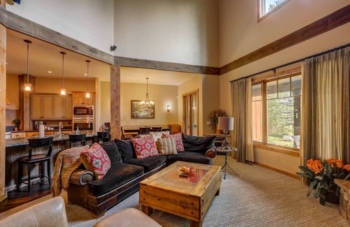 McCall Casa | Red Tail on the River - Private Hot Tub - River - Clubhouse w/gym, seasonal pool, sauna - Luxury