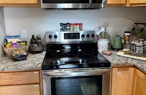 Whitewater Cabaña | Red Tail Roost Tiny Home, Views, Hike, Bike, ATV on nearby BLM Land, Laundry