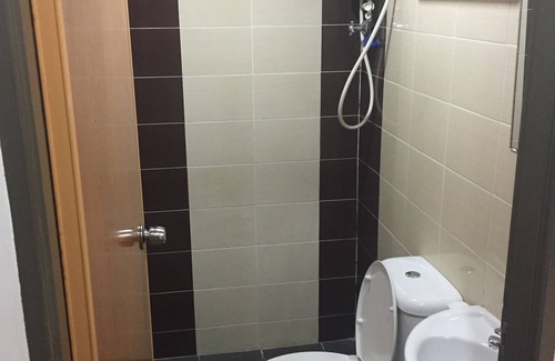 Victoria Hotel | Red Tomato Hotel