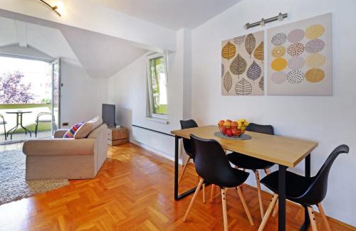 Zvezdara Apartamento | Red Tree Apartment