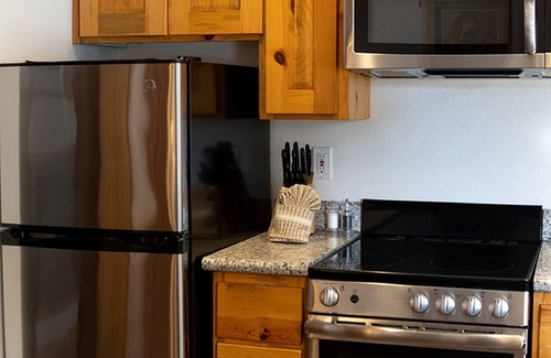 Tahoya Shores Condominio | Red Wolf Lakeside Lodge