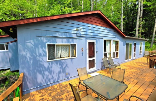 Bracebridge Cabina | Redbird - Cozy Waterfront Cottage on Muskoka River