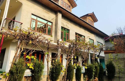 Nishat-Shalimar Casa | Redbury Homestay