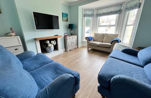 Freshwater Casa | RedButt House, Freshwater, 3 Bedrooms, WiFi, Garden
