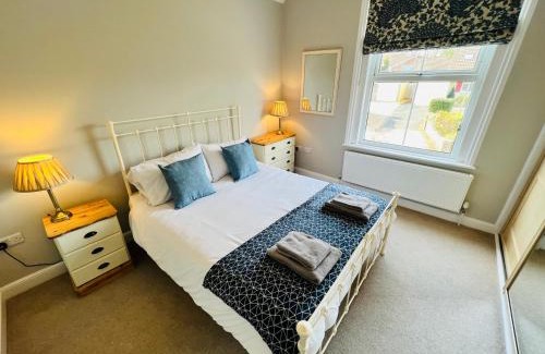 Freshwater Casa | RedButt House, Freshwater, 3 Bedrooms, WiFi, Garden