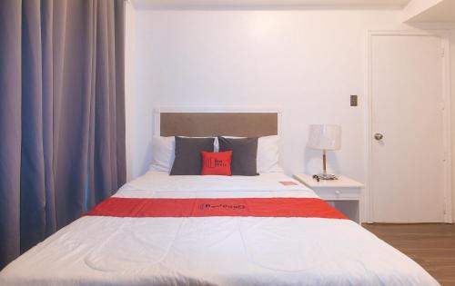 Downtown Hotel | RedDoorz at MPT Suites Test