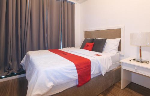Downtown Hotel | RedDoorz at MPT Suites Test