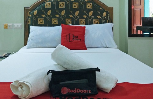 Lapu-Lapu Hotel | RedDoorz @ Bankal Lapulapu