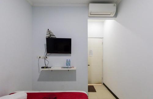 Java Hotel | RedDoorz @ Garden Boulevard Citra Raya Tangerang