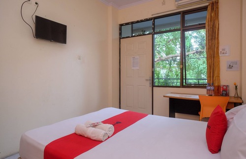 Manado City Centre Hotel | RedDoorz @ Jalan Pramuka Manado