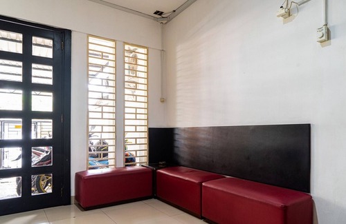 Kebon Kacang Casa | RedDoorz @ Kebon Kacang