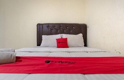 Medan Hotel | RedDoorz @ Medan Johor 2