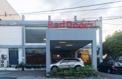 Manado City Centre Casa | RedDoorz near Bahu Mall Manado