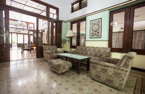 Klojen Casa | RedDoorz near Balai Kota Malang
