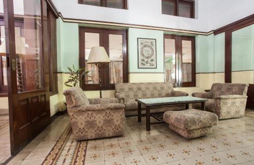 Klojen Casa | RedDoorz near Balai Kota Malang