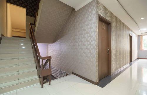 Cikarang Hotel | RedDoorz near City Walk Lippo Cikarang