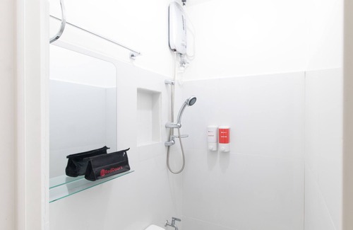 Cagayan de Oro Hotel | RedDoorz near Liceo De Cagayan University Highschool
