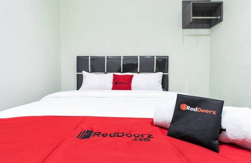 Medan Hotel | RedDoorz near Medan Amplas