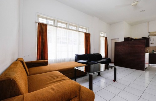 Purwokerto Casa | RedDoorz near Moro Mall Purwokerto