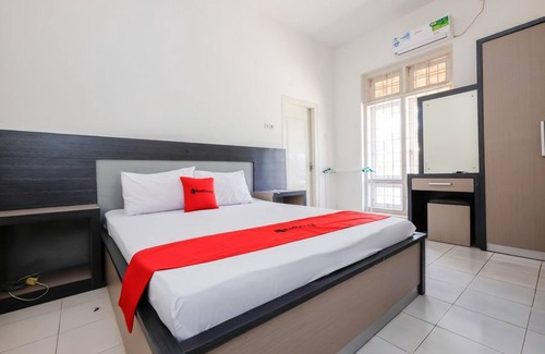 Purwokerto Casa | RedDoorz near Moro Mall Purwokerto