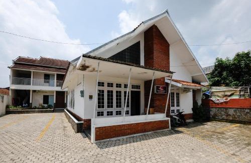 Purwokerto Casa | RedDoorz near Moro Mall Purwokerto