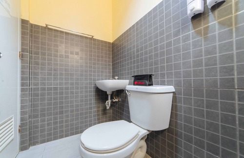 Bacolod Casa | RedDoorz near New Government Center