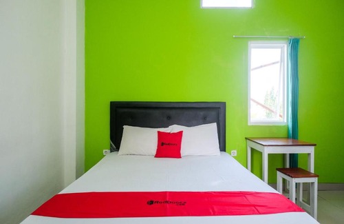 Grogol Casa | RedDoorz near Pakuwon Mall Solo Baru