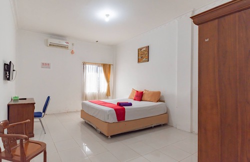 Samarinda Casa | RedDoorz near Samarinda Square