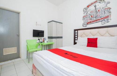 Pondok Aren Casa | RedDoorz near STAN