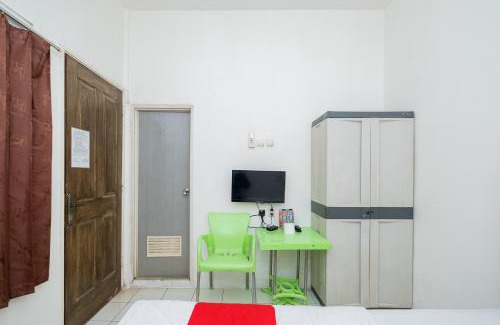 Pondok Aren Casa | RedDoorz near STAN