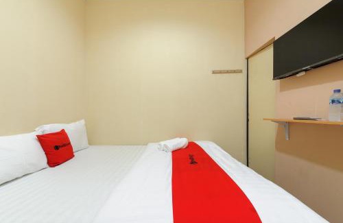 Bogor Selatan Hotel | RedDoorz near The Jungle Waterpark Bogor