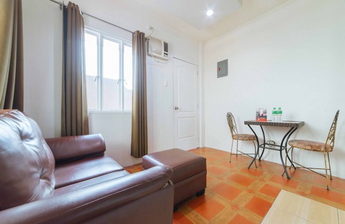 Balibago Hotel | RedDoorz near Walking Street Angeles City