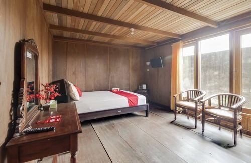 Sewon Casa | RedDoorz @ Omah Kayu Homestay