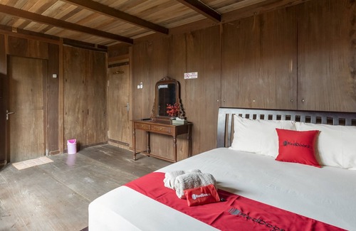 Sewon Casa | RedDoorz @ Omah Kayu Homestay