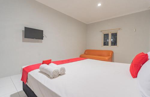 Balikpapan Casa | RedDoorz Plus at Bukit Cinta Street Balikpapan