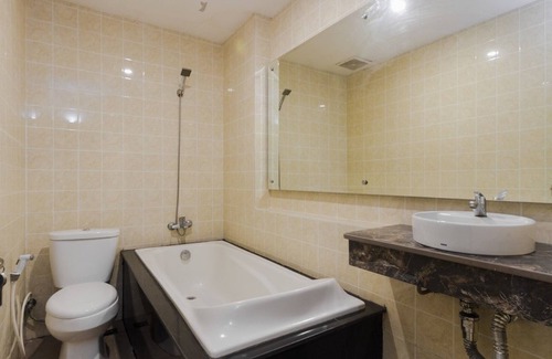 Panakkukang Hotel | RedDoorz Plus @ Boulevard Panakkukang
