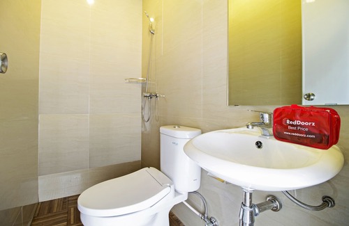 Gambir Hotel | RedDoorz Plus @ Cideng Barat